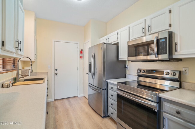 Building Photo - 625 N Hamilton St