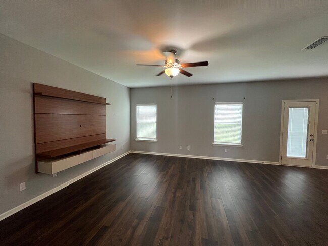 Foto del edificio - Half Off First Month's Rent! Gorgeous 3 BR 2.5 Bath Home in Cantrell Farms - Smyrna!