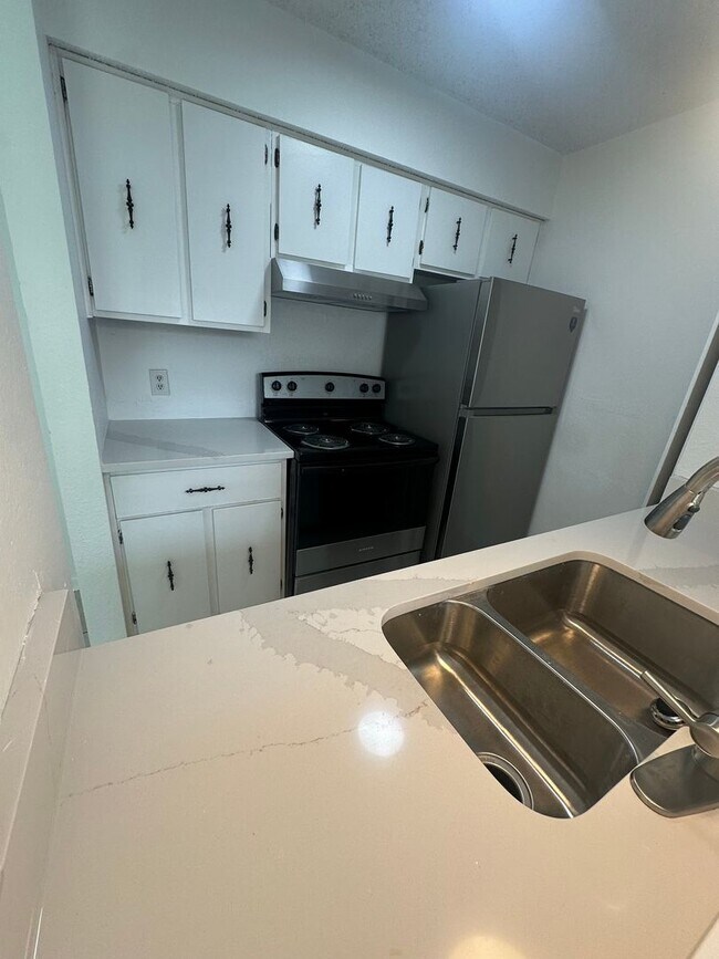 Foto del edificio - 1725 Ridge Oak Pl