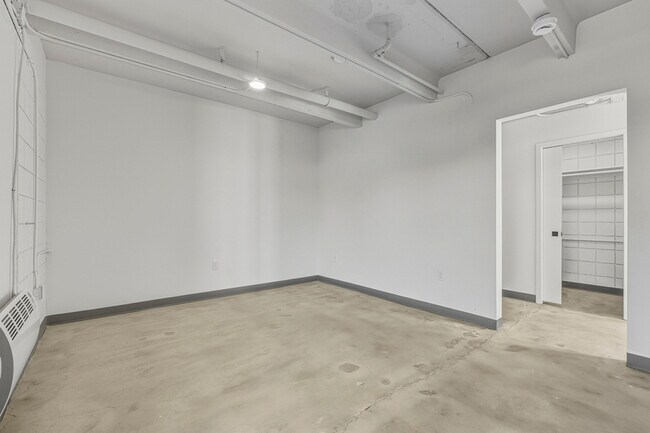 Building Photo - 415 S Weber St