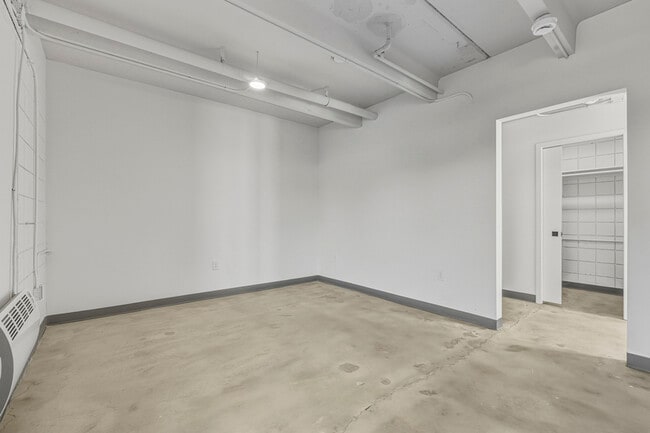 Photo - 415 S Weber St Apartment