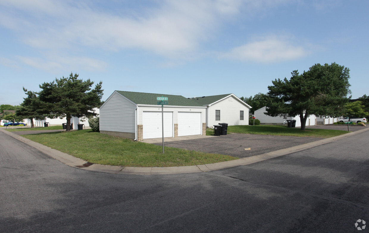 Primary Photo - Bungalows of Champlin