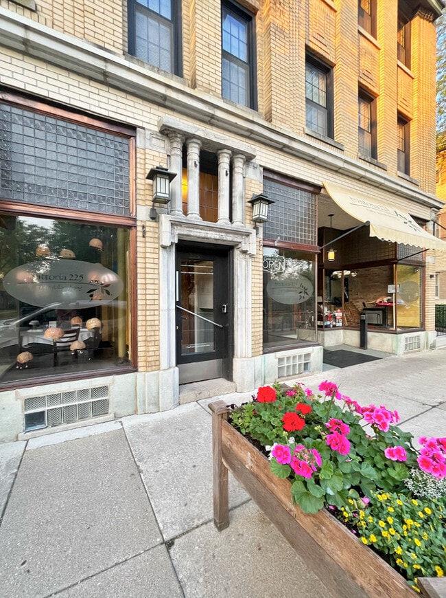 Building Photo - 225 Harrison St.