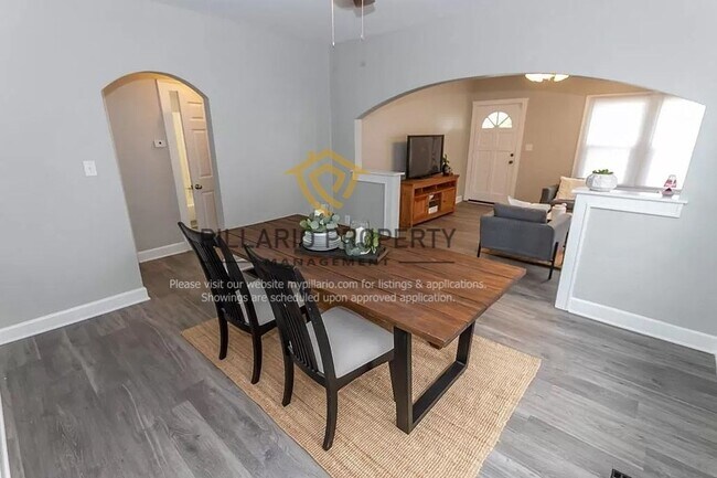 Foto del edificio - Just South of Fountain Square, Updated 2 Bedroom/1 Bathroom Cottage Available NOW!
