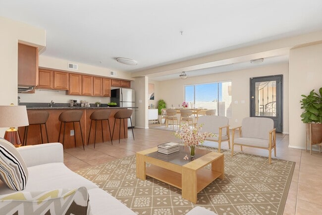 Interior Photo - Valencia