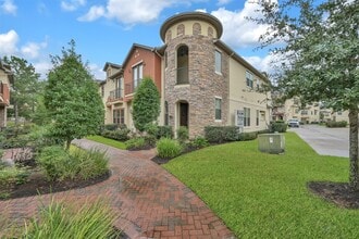 Building Photo - 14546 San Pietro Dr