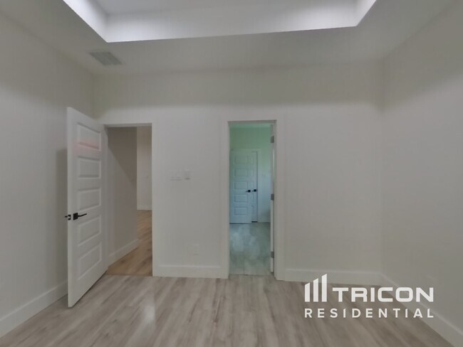 Foto del edificio - 328 Lakey Rd