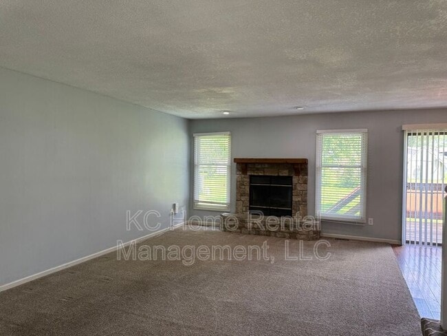 Building Photo - 1384 N Ridge Pkwy