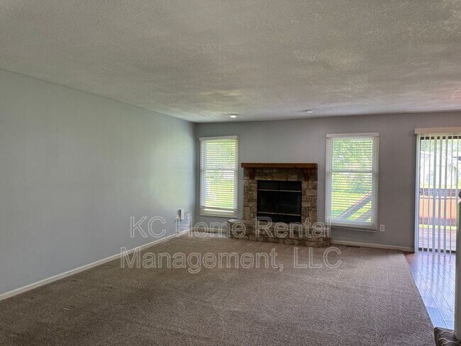 Foto del edificio - 1384 N Ridge Pkwy