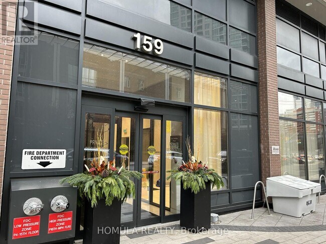 Building Photo - 159 Wellesley St E