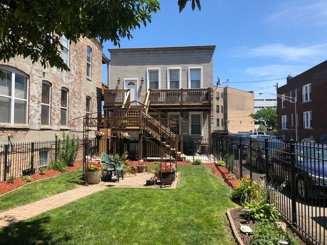 Primary Photo - 1027 S Oakley Blvd