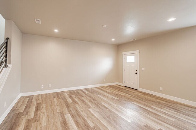 Building Photo - 1378 Pinecrest Trl