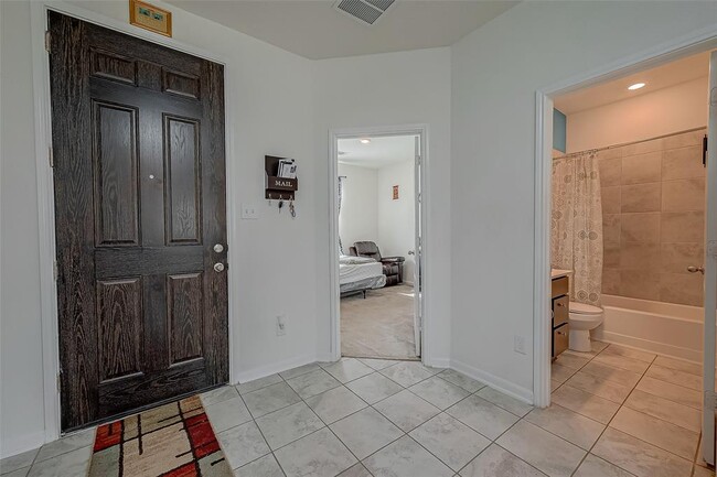 Building Photo - 22422 Williams Oak Ln