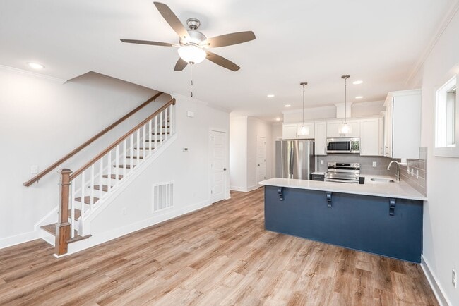 Building Photo - Available late August! New 3-bedroom home ...