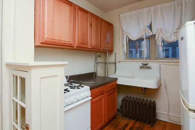 Building Photo - 4327 N Paulina St