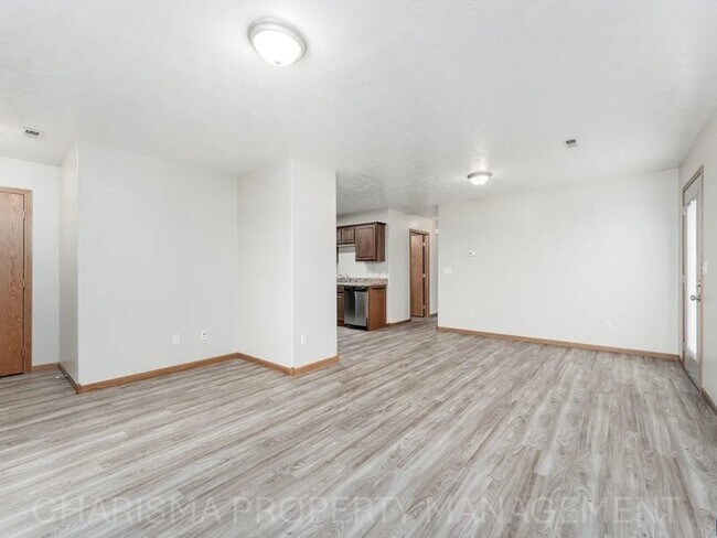 Foto del edificio - TRANQUIL 2 BEDROOM TWINHOME IN BALTIC, LUXURY OF SMALL TOWN LIVING WHILE MINUTES TO SIOUX FALLS