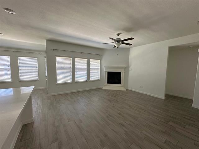 Foto del edificio - 1302 Deerfield Dr