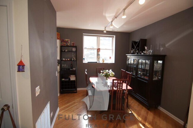 Foto del edificio - 2847 N Southport Ave