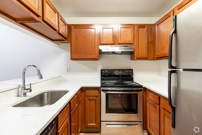 2BR, 1.5BA - Brownstone Apartment - River Place
