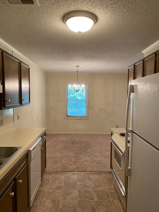 Building Photo - 403 Wormwood Ln