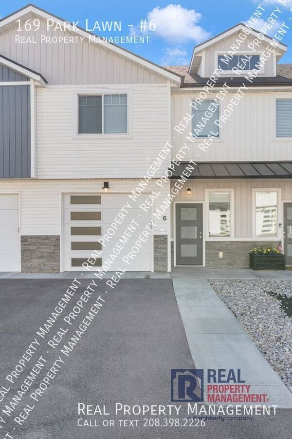 Building Photo - 169 Park Lawn Dr