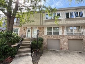 Building Photo - 1924 Wilmette Ave
