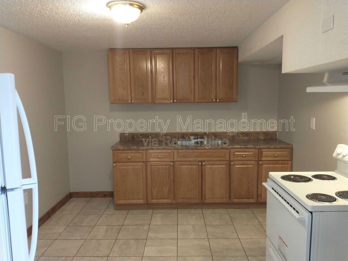 Primary Photo - 112 S Watauga Ave