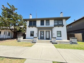 Building Photo - 723-725 H St
