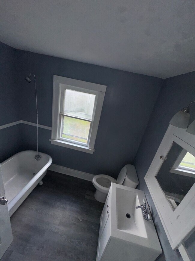 Foto del edificio - Charming 3-Bedroom Property in Prime Location (SECTION 8 VOUCHERS ACCEPTED)