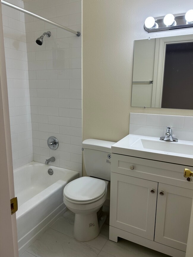 Foto del edificio - 936 Broadway E