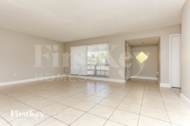 Foto del edificio - 7728 Alhambra Blvd