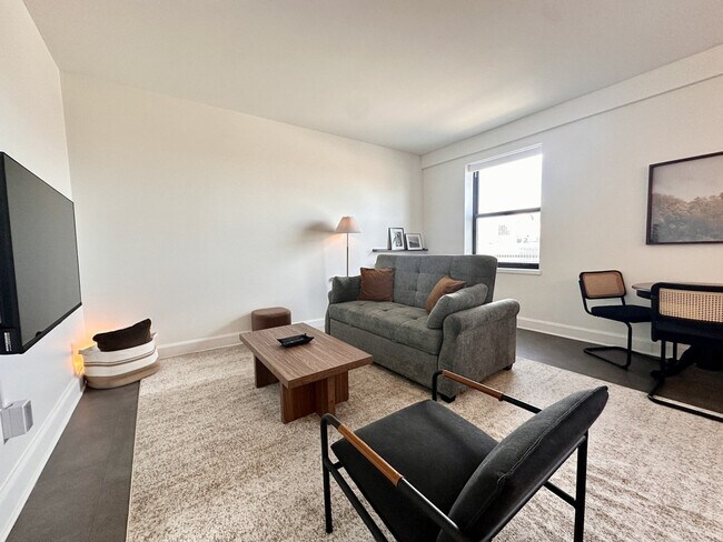 Foto del edificio - 758 N Broadway