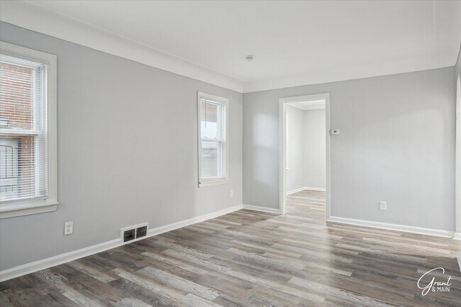 Foto del edificio - $1300 3 bedroom