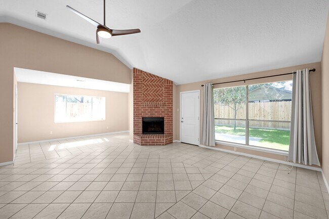 Foto del edificio - 11923 Silver Canyon Ln