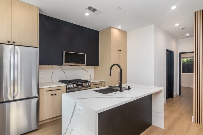 Foto del edificio - 14928 Otsego St