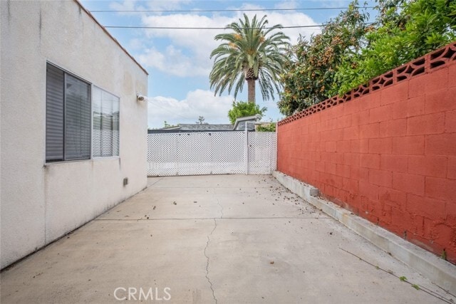 Building Photo - 1329 Linden Ave