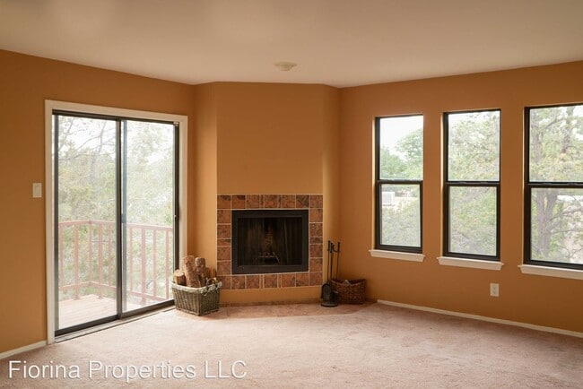 Building Photo - 2 br, 2 bath House - 207 Camino de los Mar...