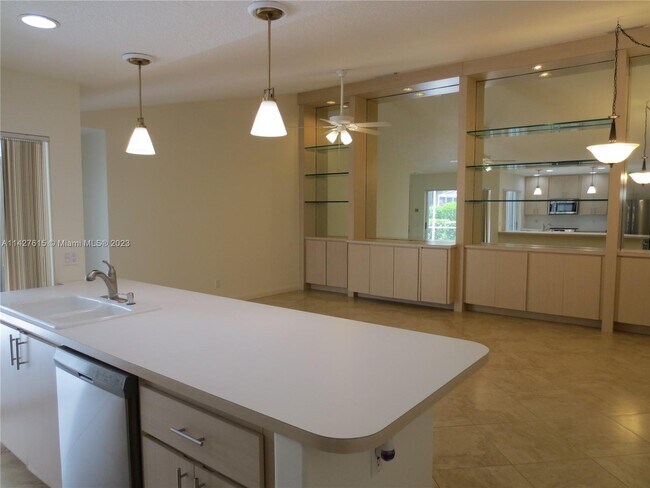 Building Photo - 11401 Myrtle Oak Ct