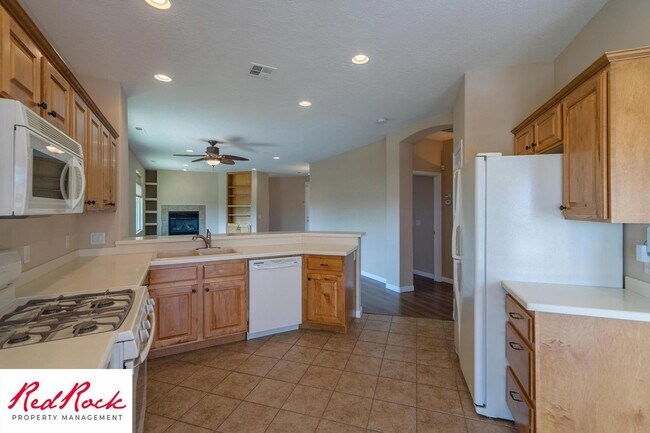 Foto del edificio - Gorgeous 3 Bedroom in Desirable Coral Cany...