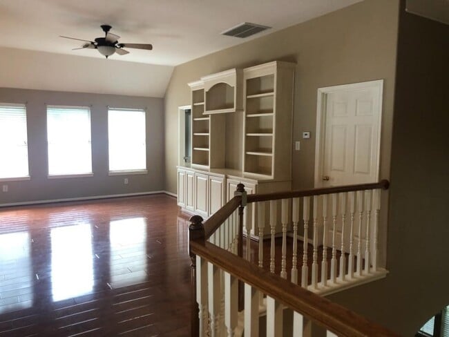 Foto del edificio - 4303 Gregwood Ct