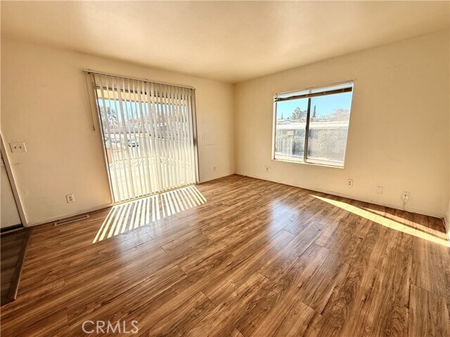 Foto del edificio - 731 Upton Dr