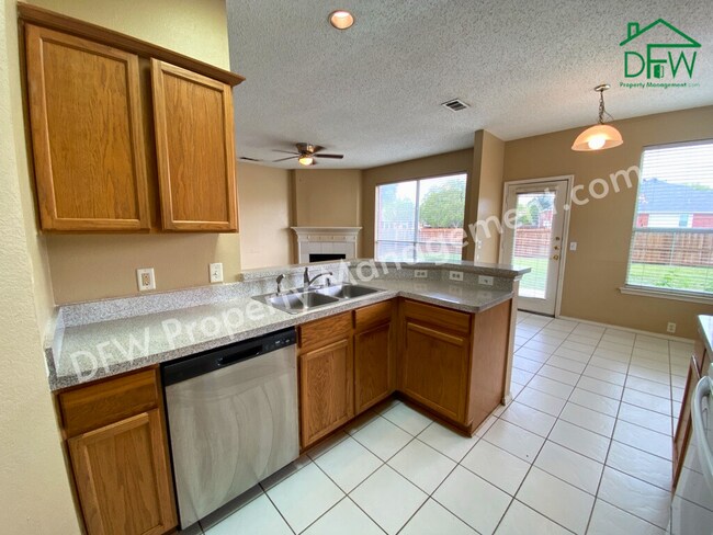 Foto del edificio - 2805 Crater Lake Ln
