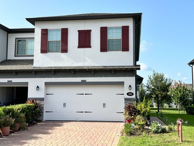 Lease this 3BR End-Unit Townhome in Gated Community with Water View! - Lease this 3BR End-Unit Townhome in Gated Community with Water View!