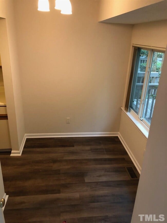 Building Photo - 3812 Summerwood Ct