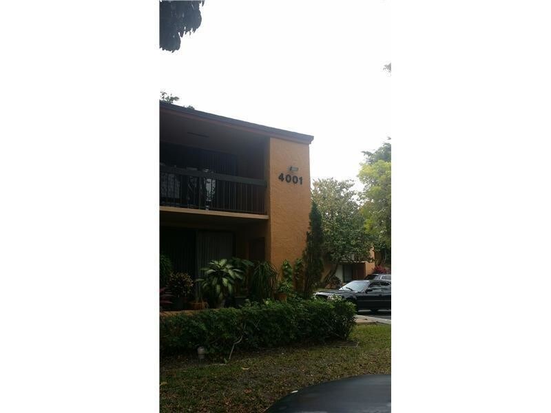 Primary Photo - 4001 N University Dr
