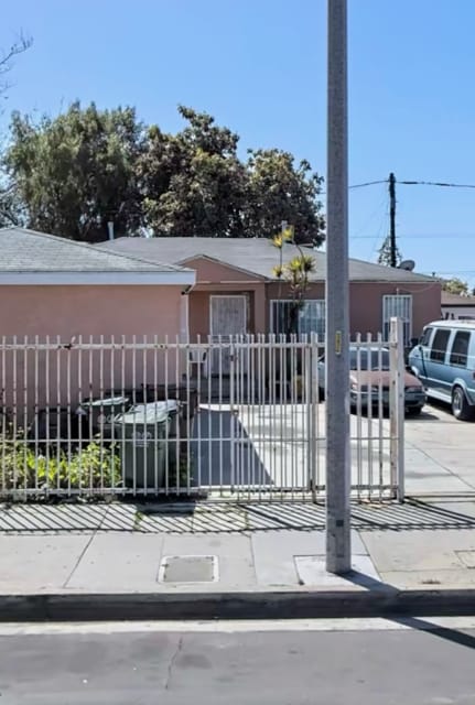 Photo - 834 Rosecrans Ave House