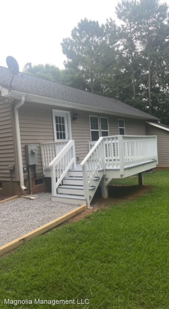 Building Photo - 3 br, 2 bath House - 90 Cedar Pines Lane