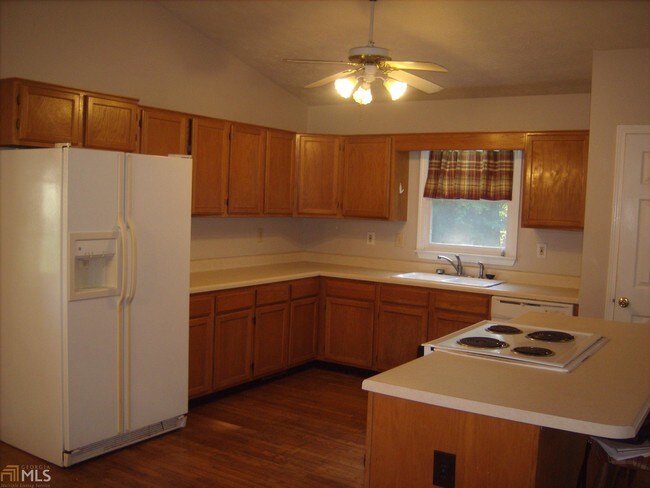 Building Photo - 283 Clover Dr