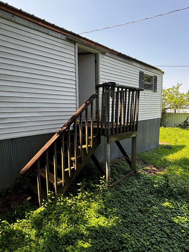 Building Photo - 22056 Hwy Mm