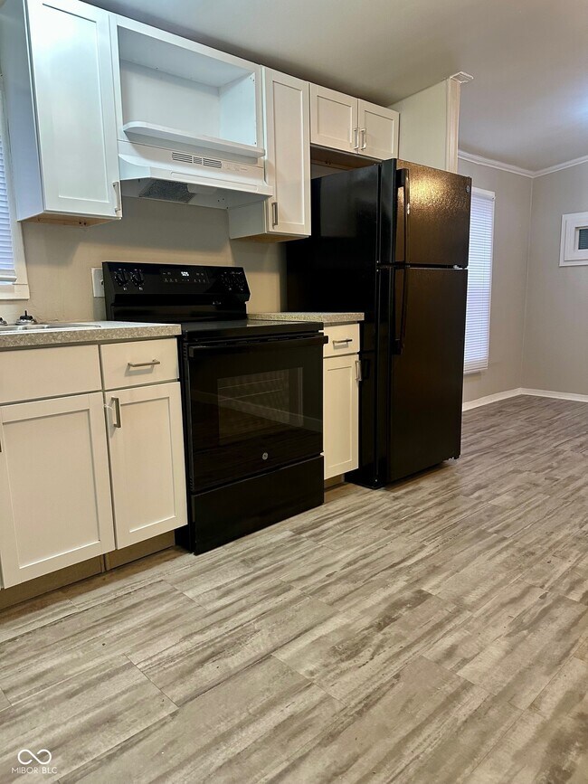 Building Photo - 3831 Ireland Dr